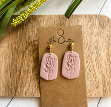 Load image into Gallery viewer, Clay Dangle Earring with Floral Imprint